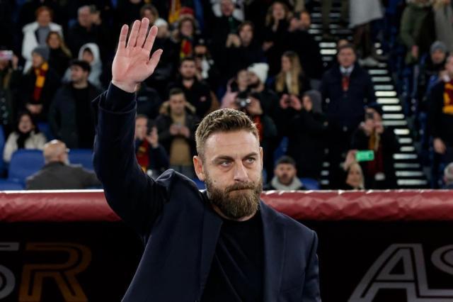 1726879566807083619.jpg de-rossi.jpg